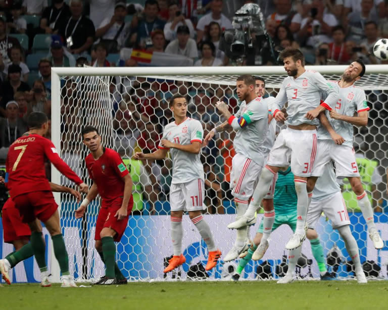 O melhor e mais importante golo de livre direto de Cristiano Ronaldo pela Seleção